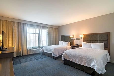 2 QUEENS MOBILITY/HEARING ACCESS TUB NOSMOK