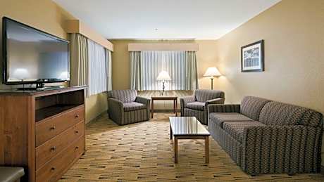 Deluxe Queen Room with Two Queen Beds - River View