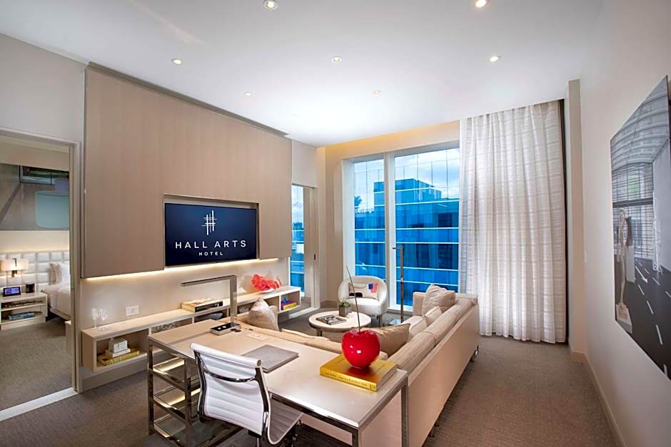 HALL Arts Hotel Dallas, Curio Collection by Hilton