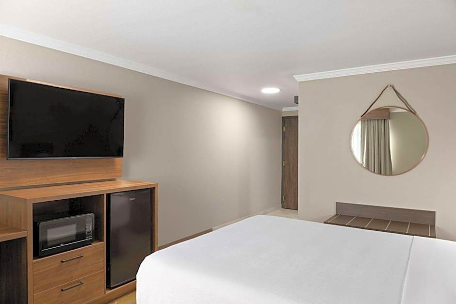 La Quinta Inn & Suites by Wyndham Yakima Downtown
