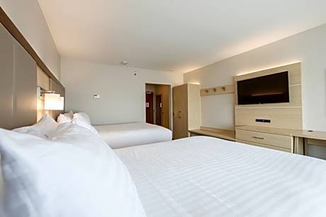 Suite with Two Queen Beds and Accessible Roll-In Shower