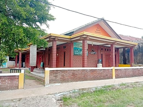 Hotel O Penginapan Putri Asih Sawarna