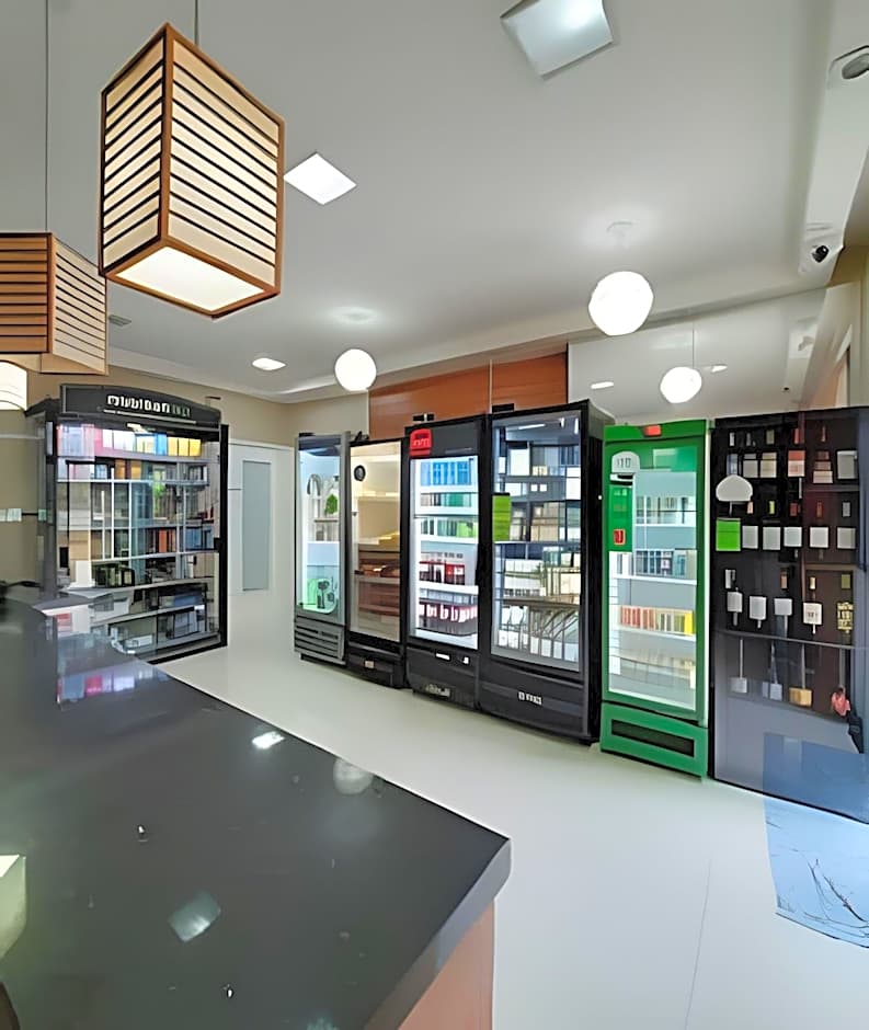 Apto em frente ao shopping com piscina aquecida