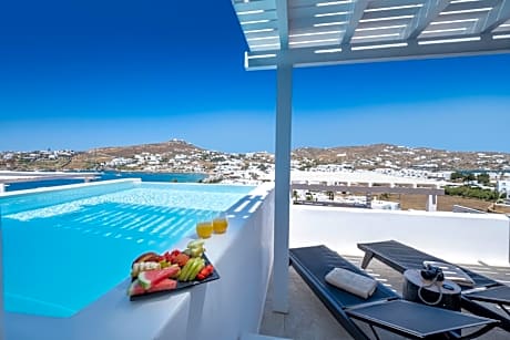 Honeymoon Suite with Sea View and Private Pool