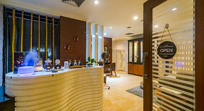 Surabaya Suites Hotel Powered by Archipelago