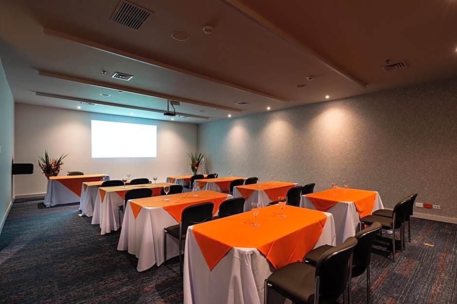 Hotel Holiday Inn Express & Suites Medellin By IHG