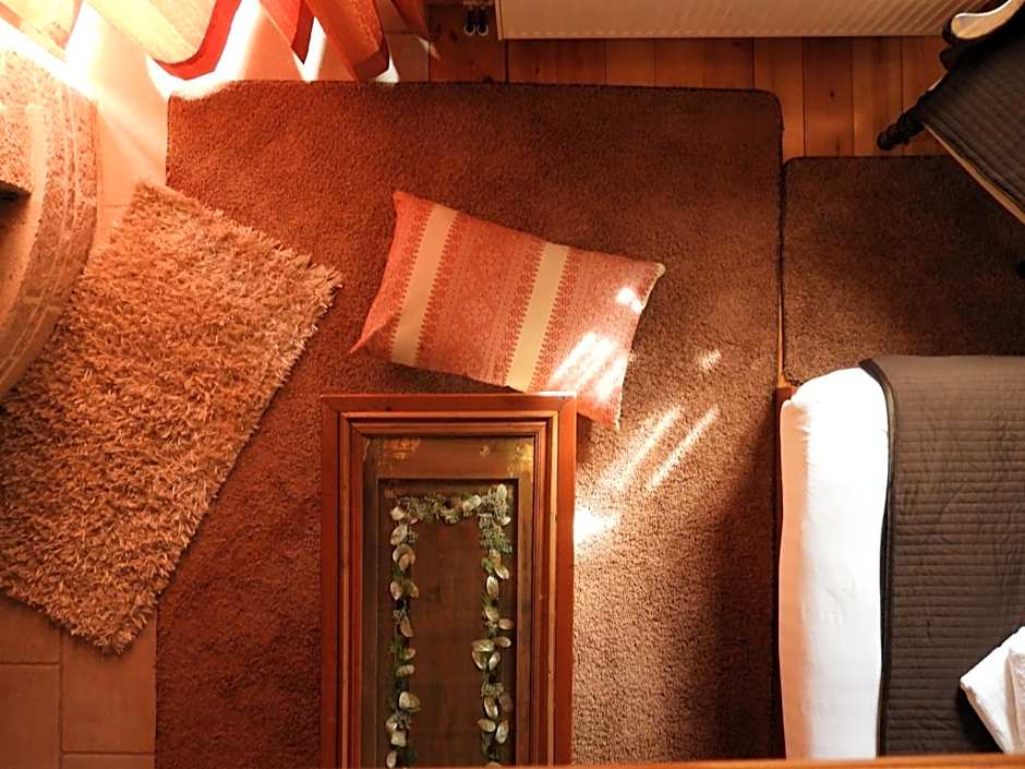 Konstantinou & Elenis