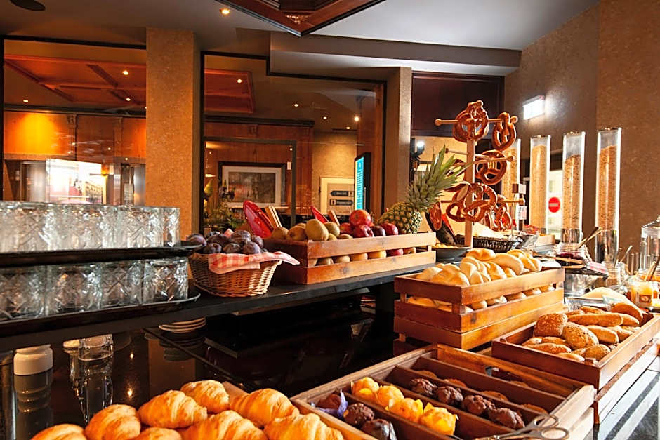 Kings Hotel First Class