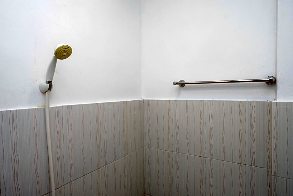 RedDoorz near Plengkung Gading 2