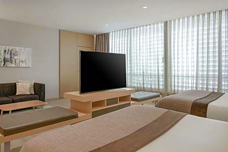 One-Bedroom Premium Junior Twin Suite