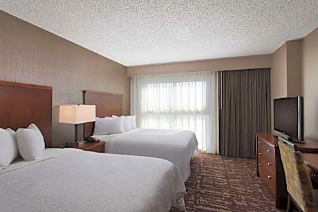 Premium Queen Suite with Two Queen Beds - Mobility/Hearing Accessible