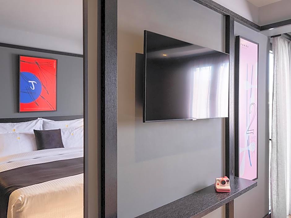 3 Pines Design Living