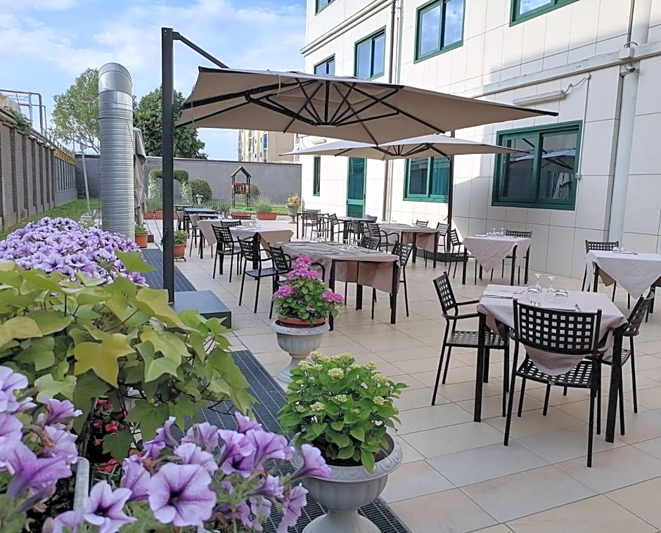 Hotel Parisi