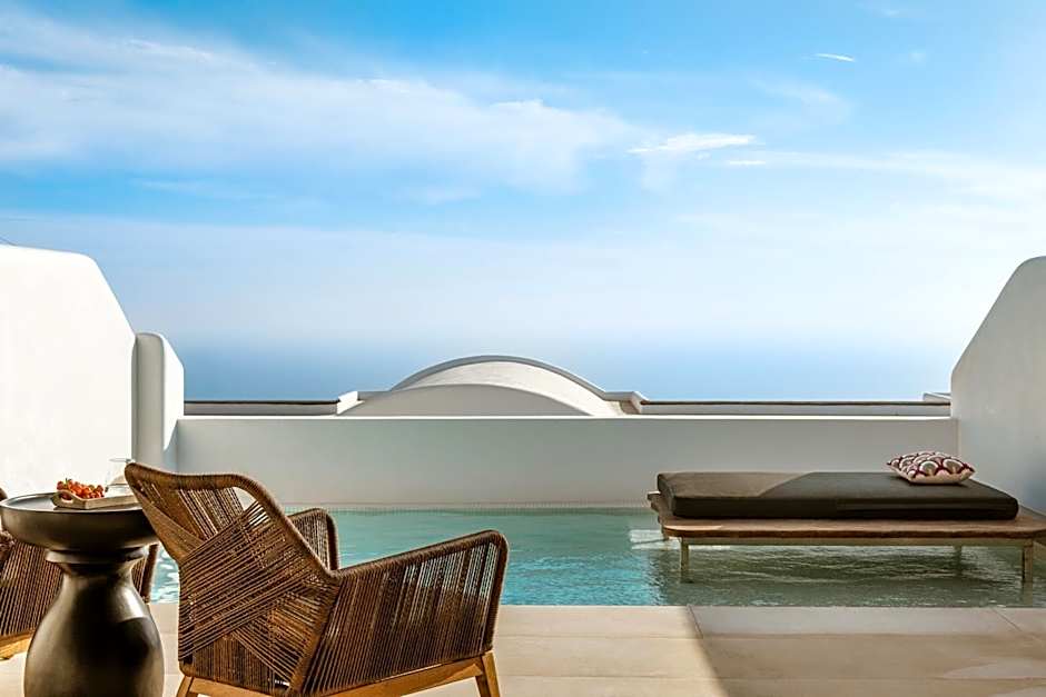 NĒRO Boutique Hotel