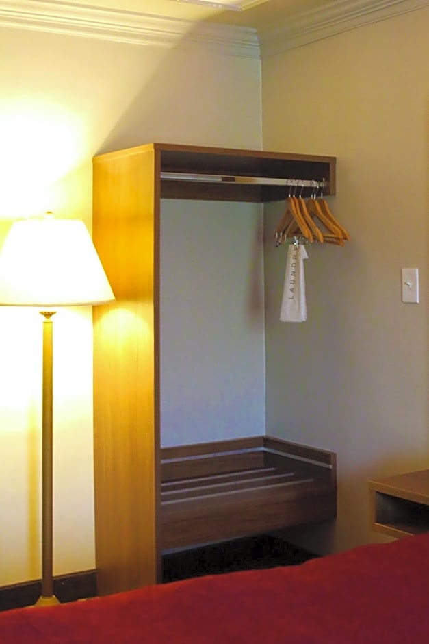 Kalika Hotel