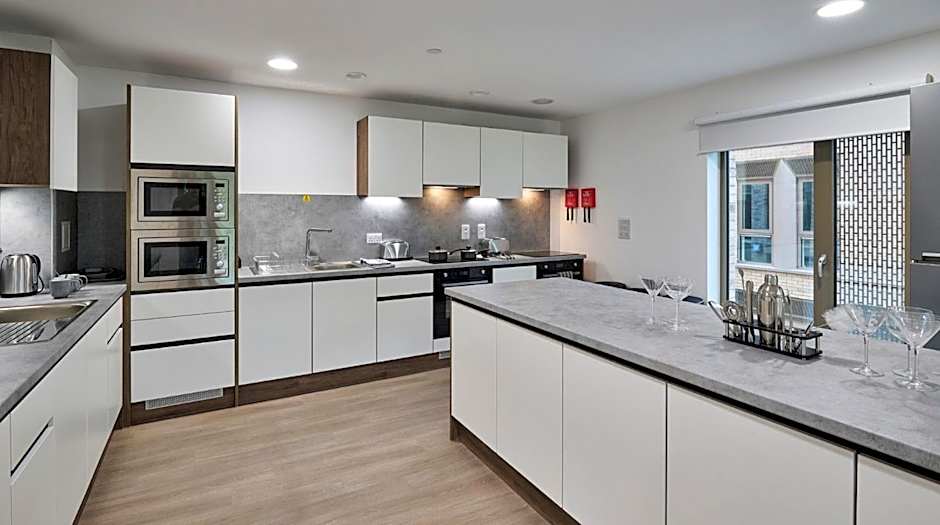 For Students Only The Oaks in Coventry