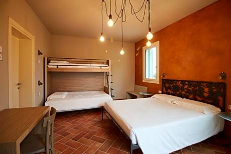 Quadruple Room with Private Bathroom