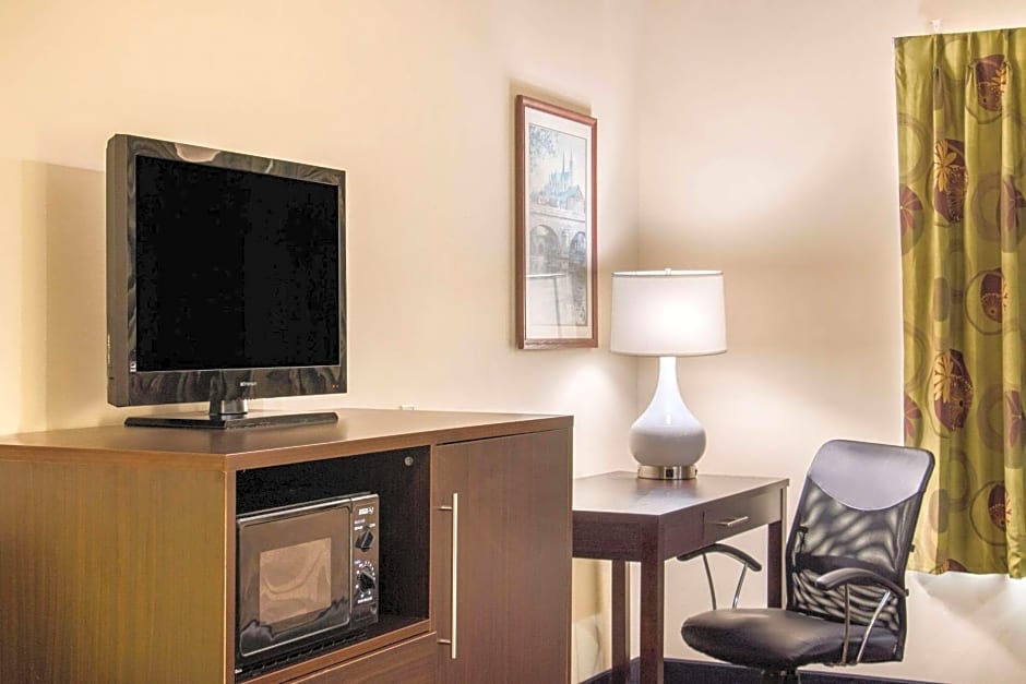 Quality Inn Pooler - Savannah I-95