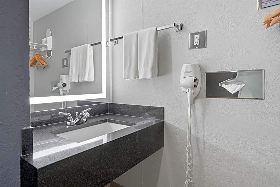 Seven Oaks Hotel Regina, SureStay Collection by Best Western