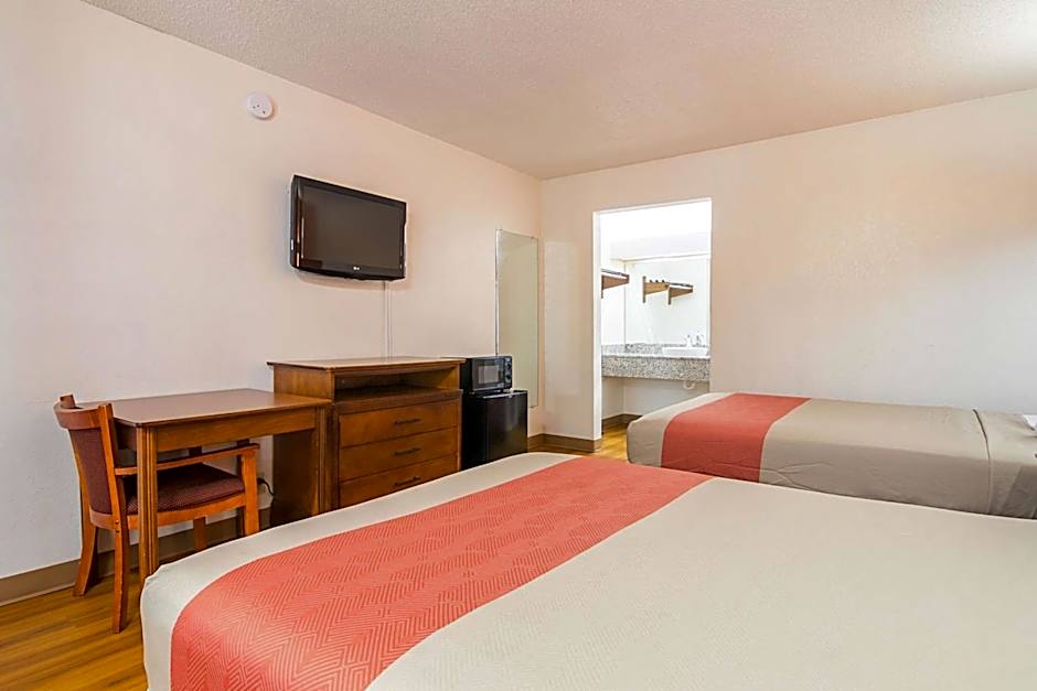 Motel 6-Conyers, GA