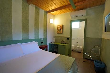 Deluxe Double or Twin Room with Sea View