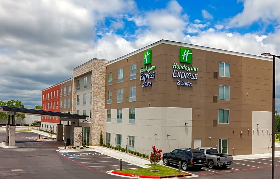 Holiday Inn Express & Suites Tulsa South - Woodland Hills, an IHG Hotel