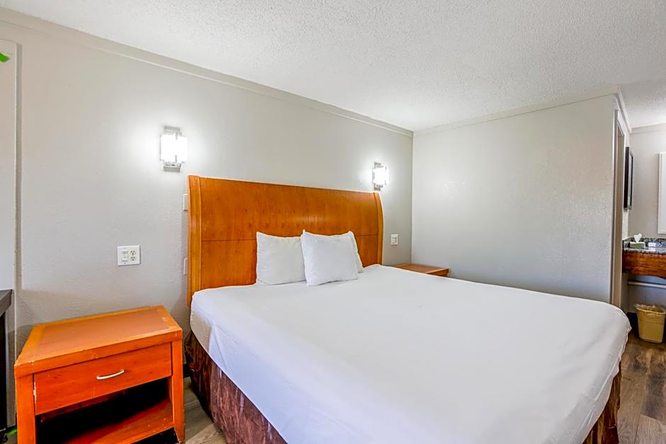 Cozy Garden Inn By OYO Hwy 40 Richmond