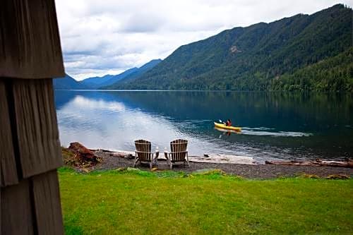 Lake Crescent Lodge