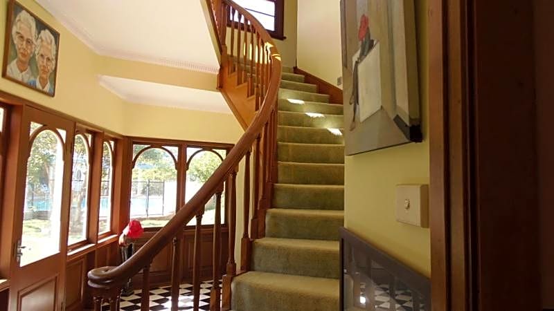 Melville House Bed and Breakfast