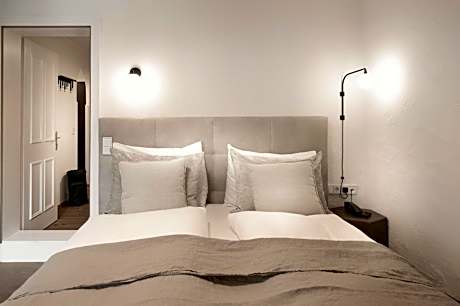 Family Room with Mountain View