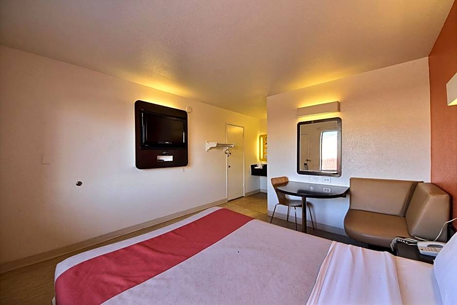 Motel 6 Laredo South