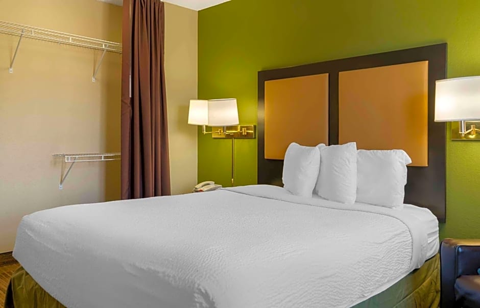 Extended Stay America Suites - Detroit - Metropolitan Airport