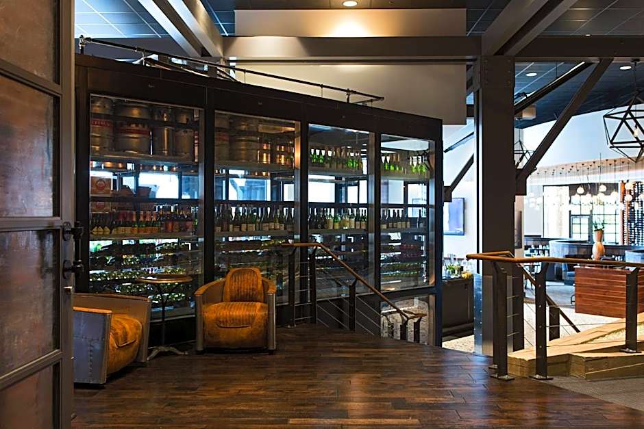 Renaissance by Marriott Allentown Hotel