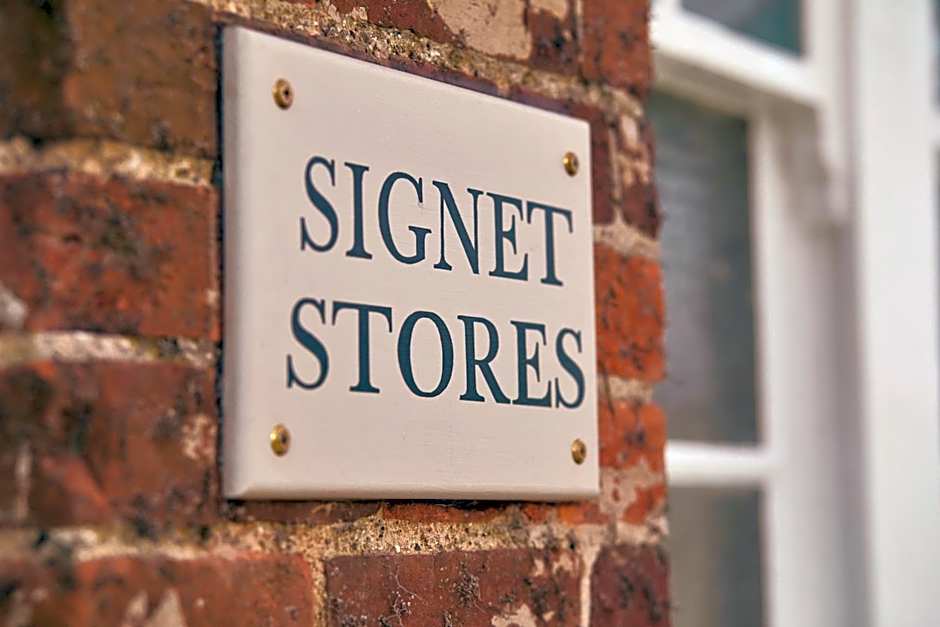 The Retreat, Elcot Park