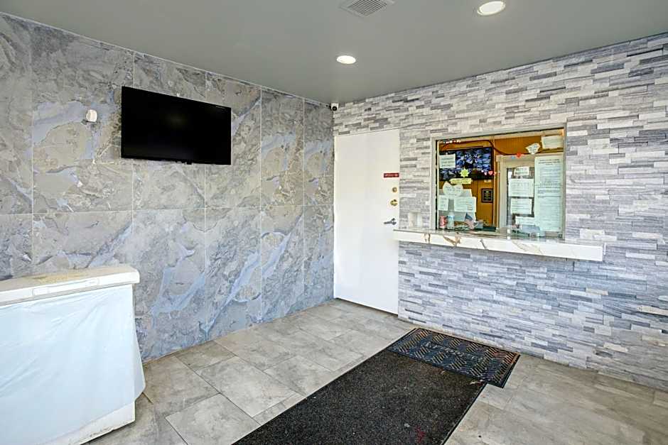 Hotel O Miami Inn & Suites Chicago Midway Airport