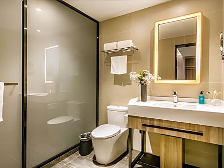 Huazhu - Family Room