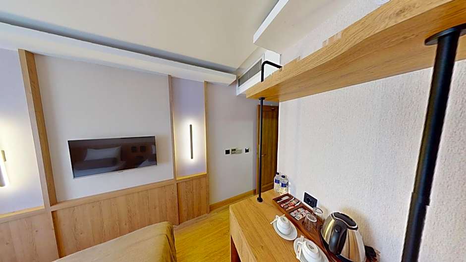 Istanbul River Hotel