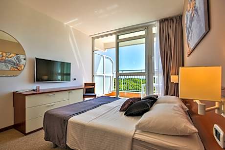 Triple room with balcony - sea side