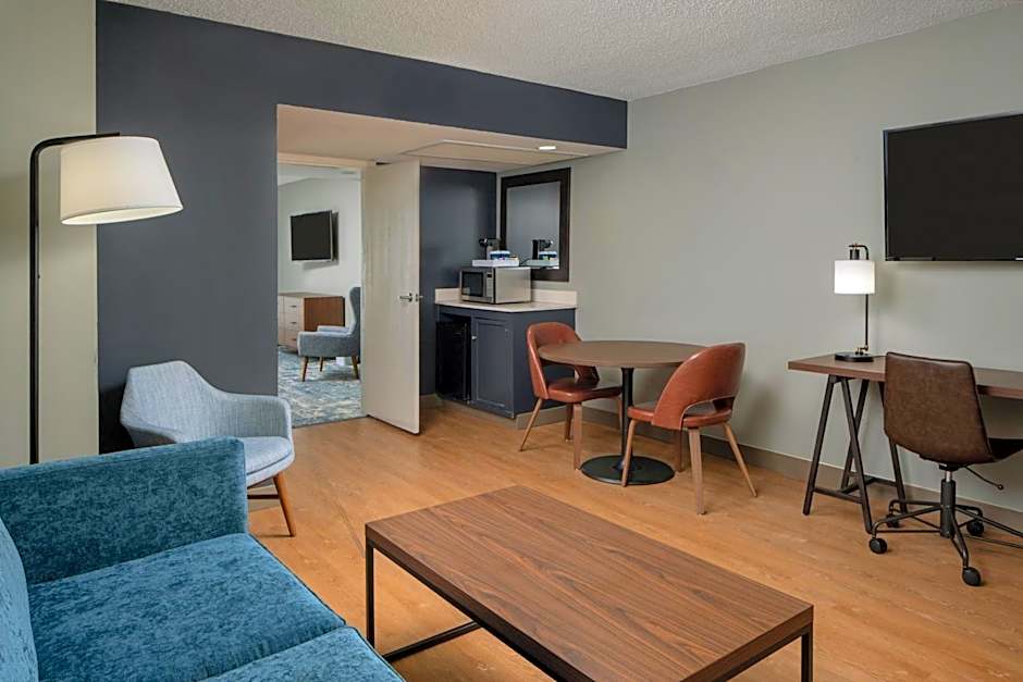 Four Points by Sheraton Suites Tampa Airport Westshore