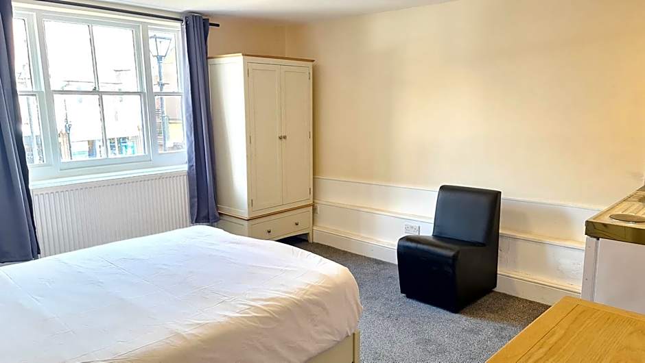 Grace Apartments - Living Rock