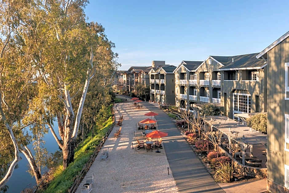 River Terrace Inn