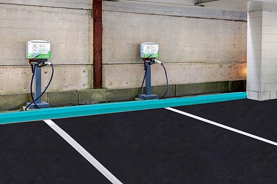 Travelodge by Wyndham Niagara Falls at the Falls