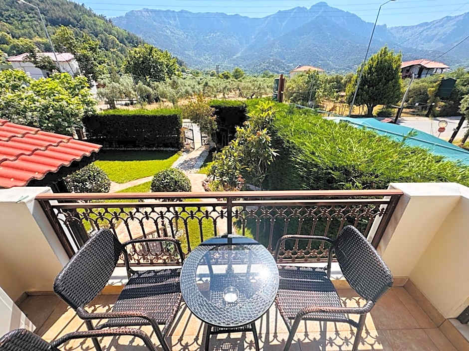 Anassa Deluxe Apartments & Studios