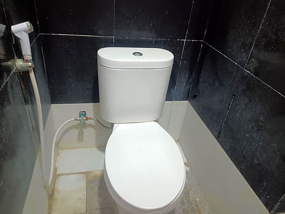 OYO 93090 Multi Plus Inn