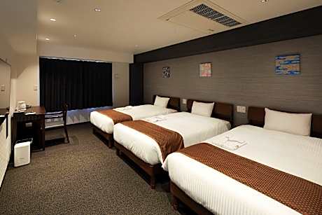 Triple Guest Room