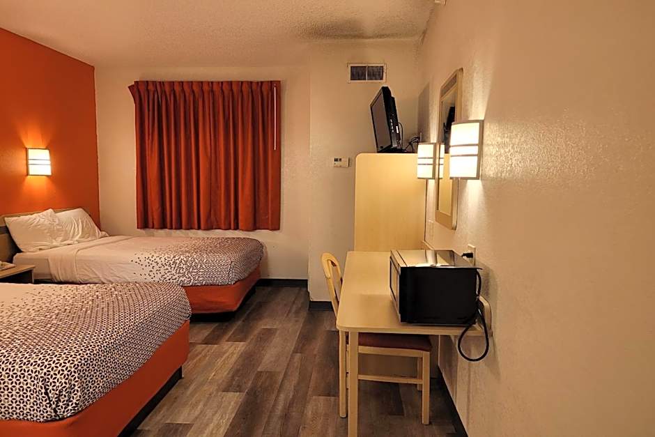 Modern Stay 39 Lakeview By OYO Minonk