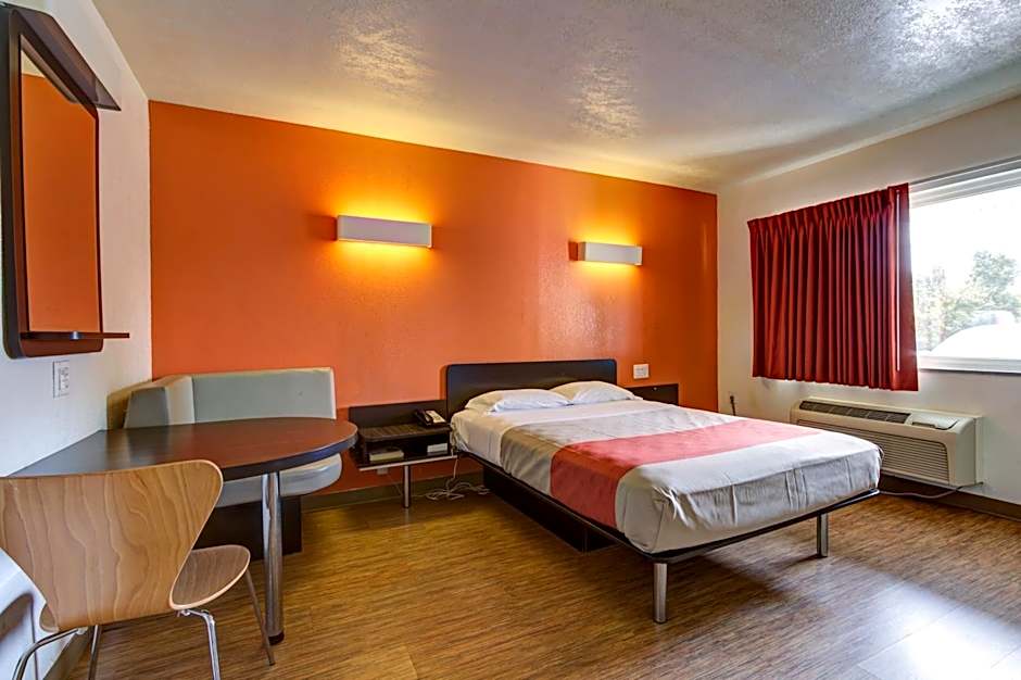 Motel 6 Richfield OH