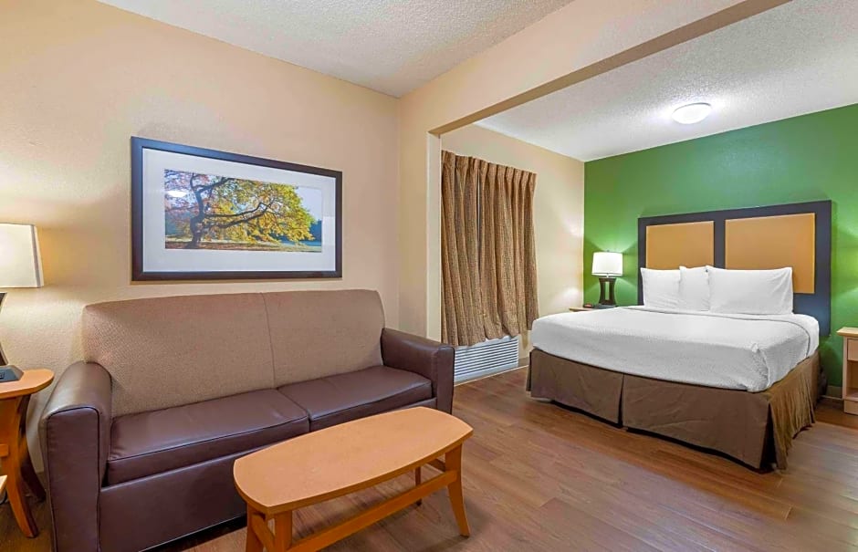 Extended Stay America Select Suites - St. Louis - Westport - Craig Road