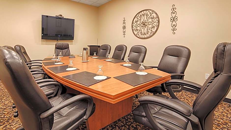 Seven Oaks Hotel Regina