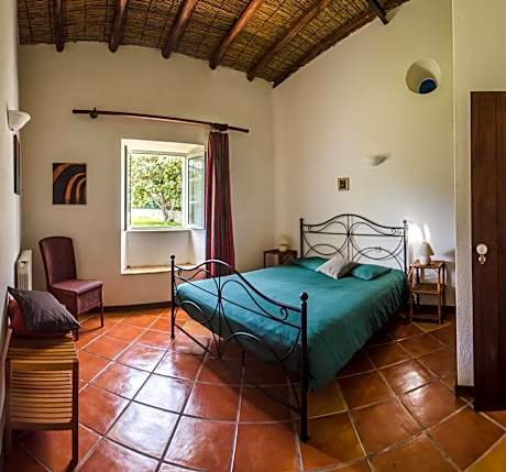 Apartment with Pool View